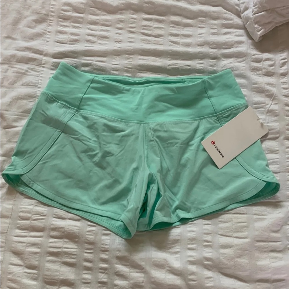 Lululemon run times short ll 4”